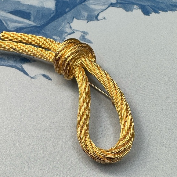 Vintage Large Christian Dior Pin Brooch Gold tone Cable Rope Knot. - Picture 3 of 9